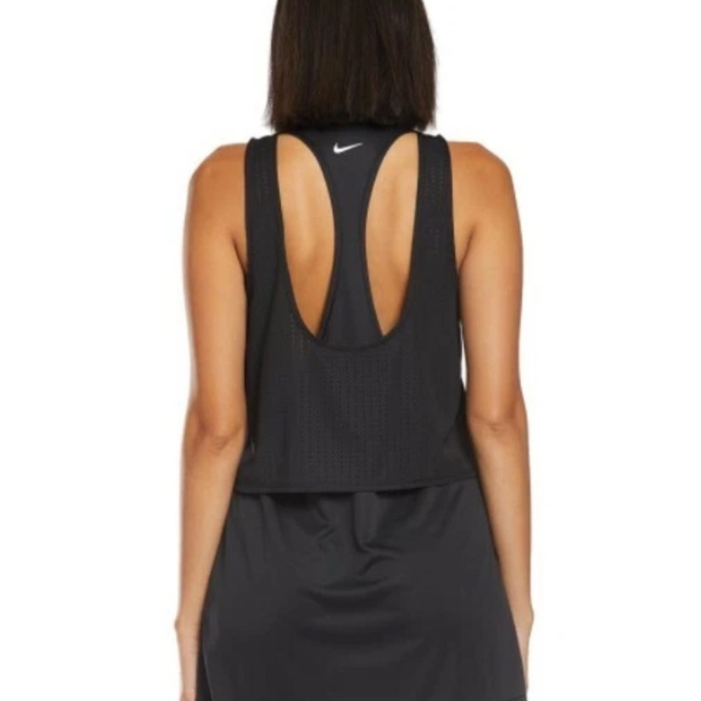 Black Sleeveless Sports Dress